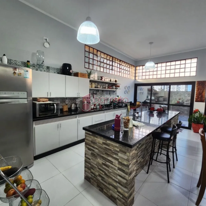 CASA À VENDA NO BAIRRO VILA BELA II EM JUNDIAÍ/SP