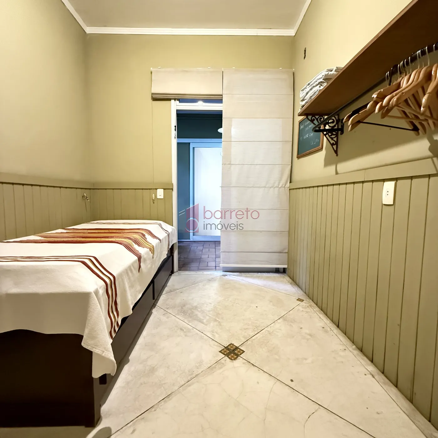 CASA COM 4 SÚITES À VENDA NA REGIÃO CENTRAL DE JUNDIAÍ/SP