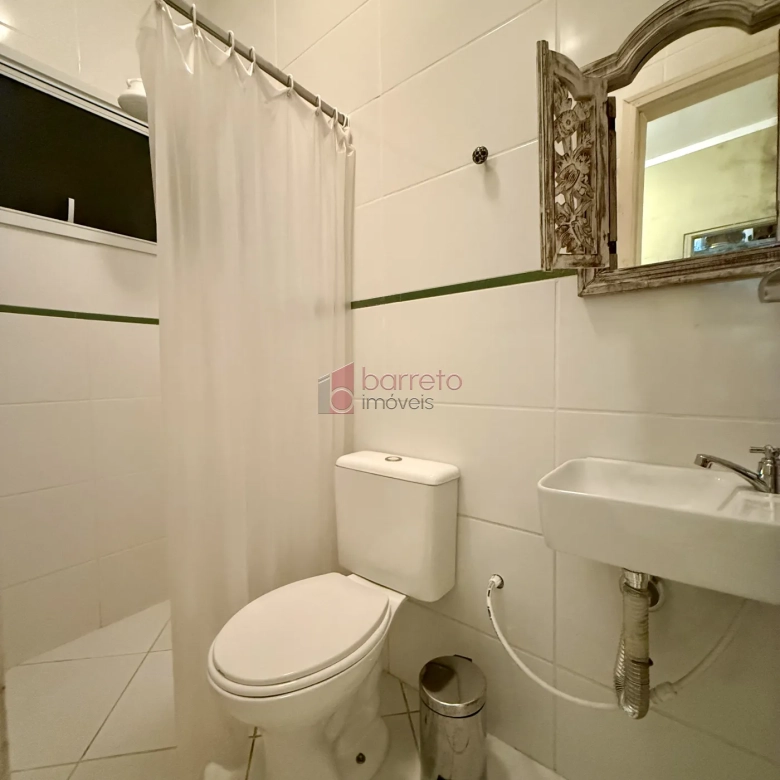 CASA COM 4 SÚITES À VENDA NA REGIÃO CENTRAL DE JUNDIAÍ/SP