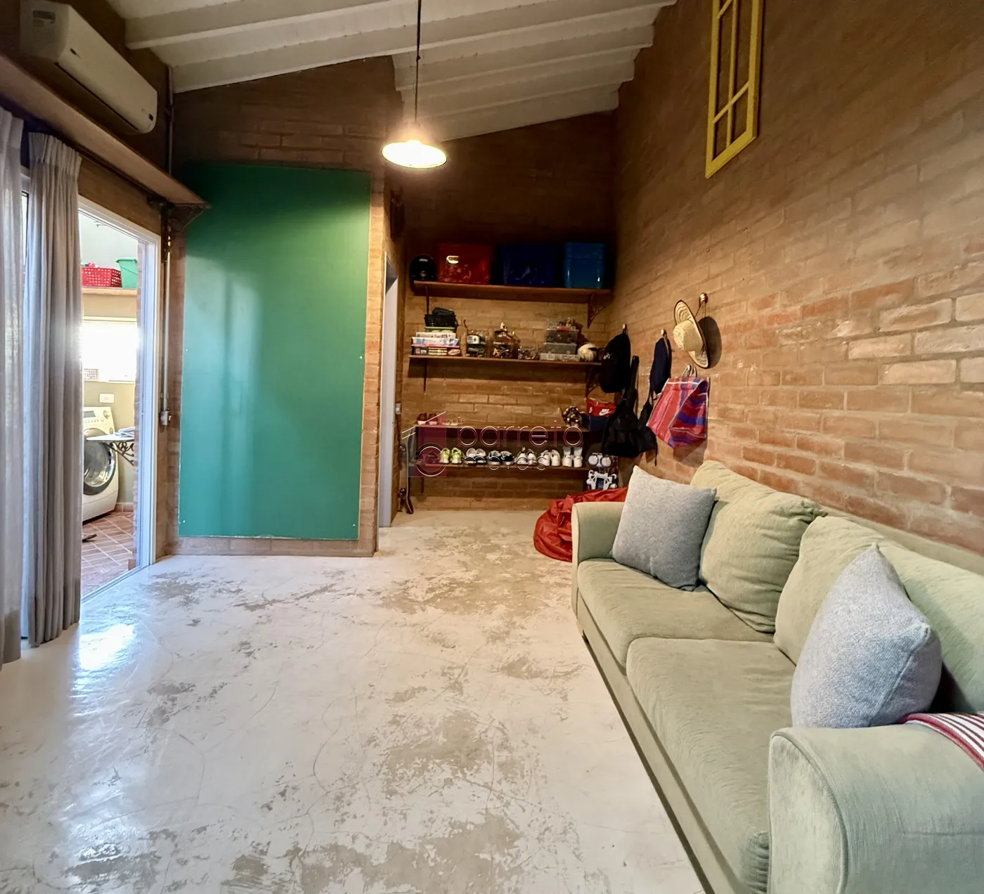 CASA COM 4 SÚITES À VENDA NA REGIÃO CENTRAL DE JUNDIAÍ/SP