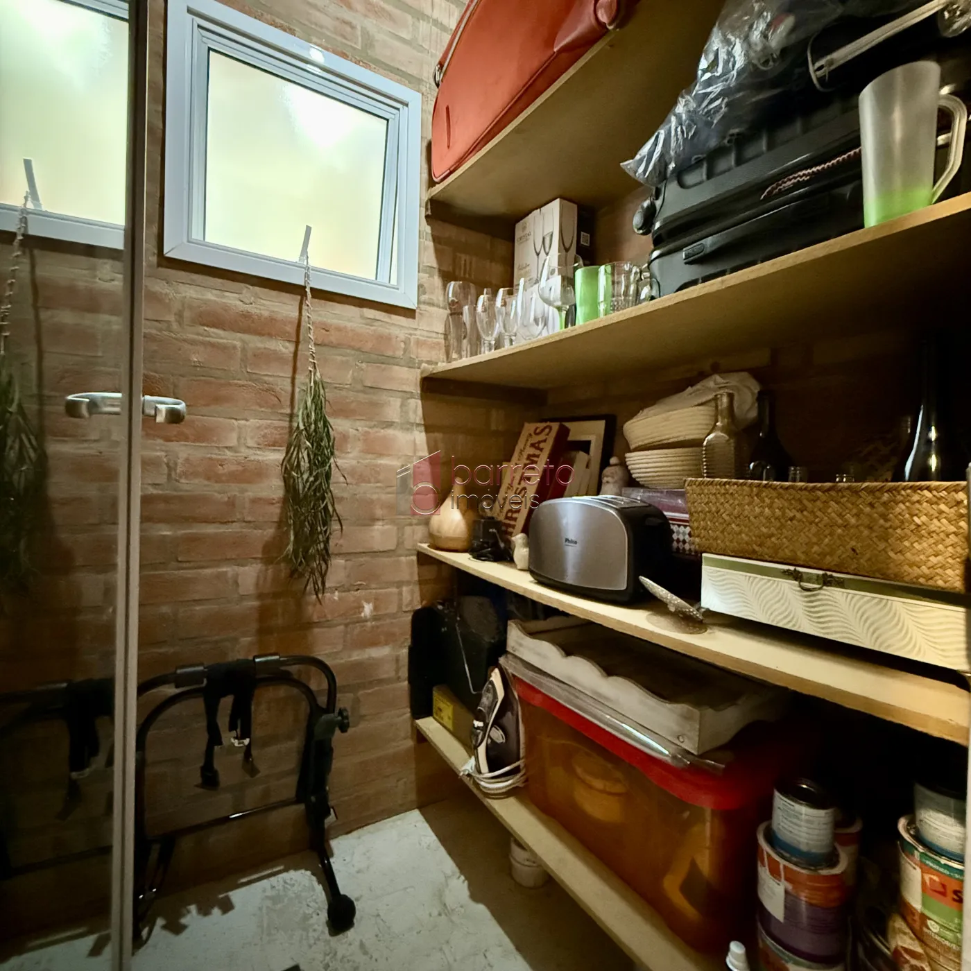 CASA COM 4 SÚITES À VENDA NA REGIÃO CENTRAL DE JUNDIAÍ/SP