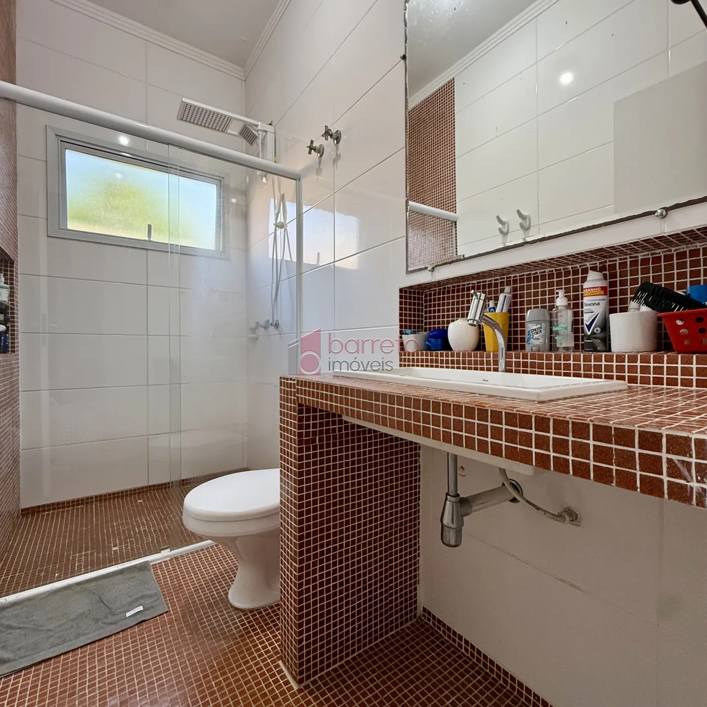 CASA COM 4 SÚITES À VENDA NA REGIÃO CENTRAL DE JUNDIAÍ/SP