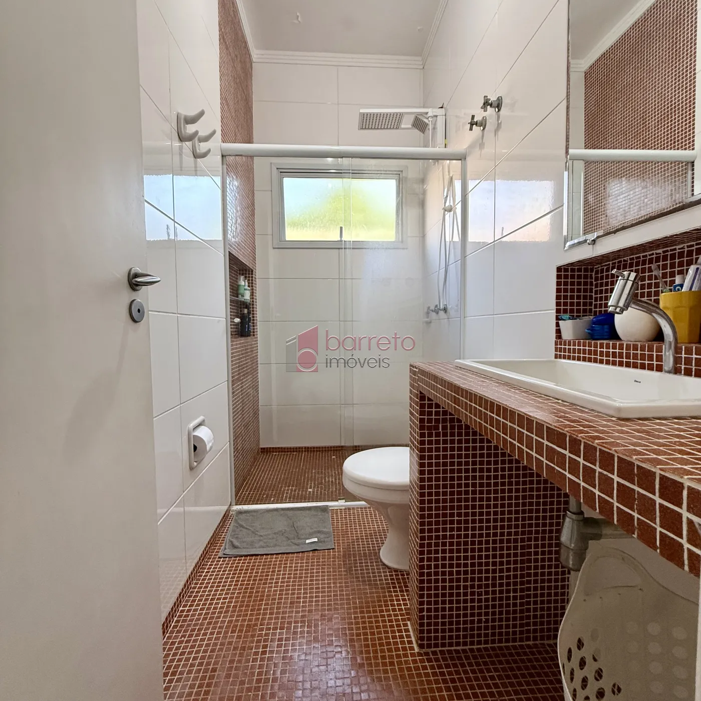 CASA COM 4 SÚITES À VENDA NA REGIÃO CENTRAL DE JUNDIAÍ/SP