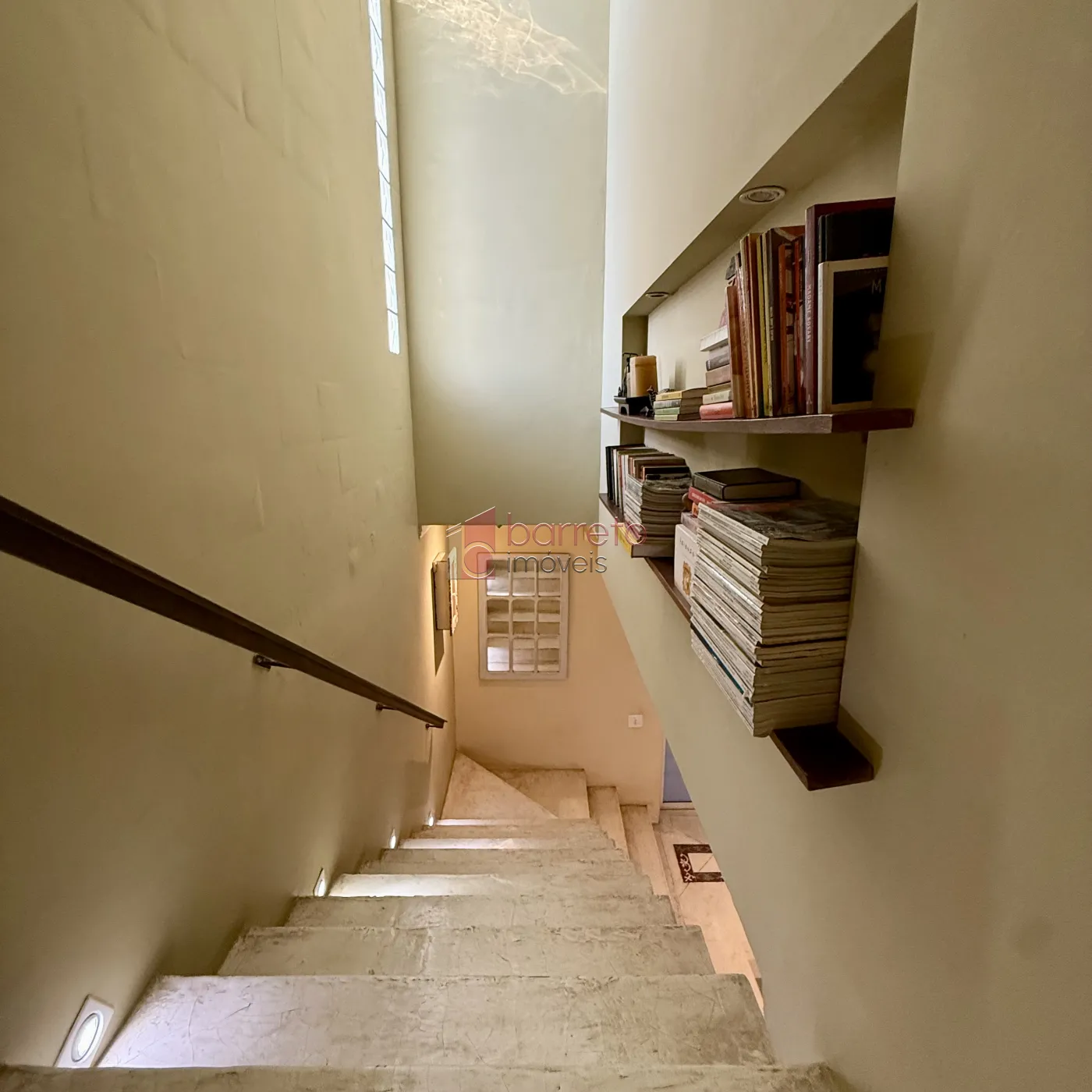 CASA COM 4 SÚITES À VENDA NA REGIÃO CENTRAL DE JUNDIAÍ/SP
