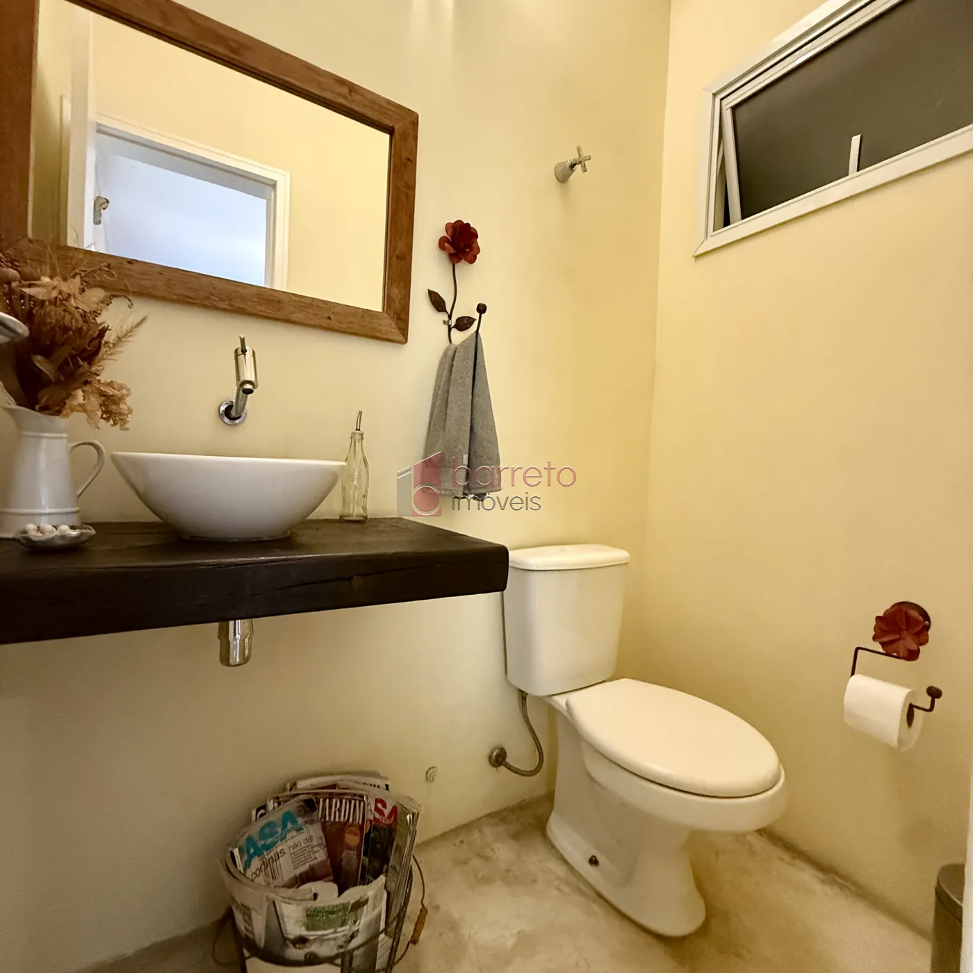 CASA COM 4 SÚITES À VENDA NA REGIÃO CENTRAL DE JUNDIAÍ/SP