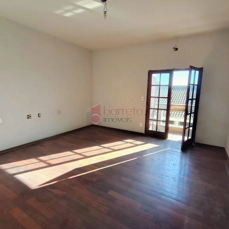 SOBRADO COM 05 DORMITÓRIOS À VENDA NO JARDIM SAMAMBAIA – JUNDIAÍ/SP