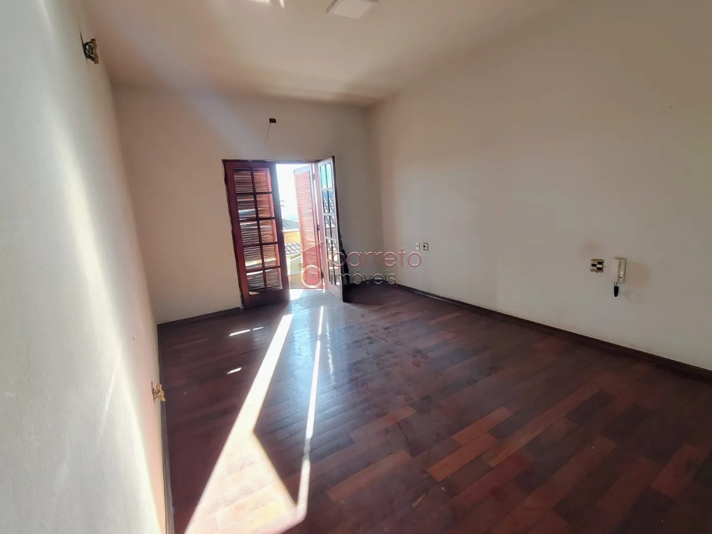 SOBRADO COM 05 DORMITÓRIOS À VENDA NO JARDIM SAMAMBAIA – JUNDIAÍ/SP