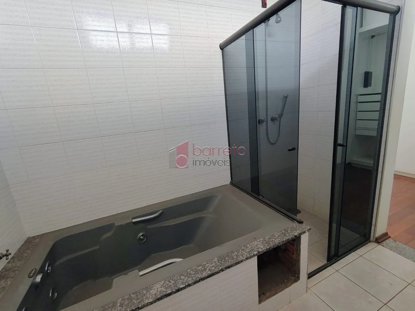 SOBRADO COM 05 DORMITÓRIOS À VENDA NO JARDIM SAMAMBAIA – JUNDIAÍ/SP