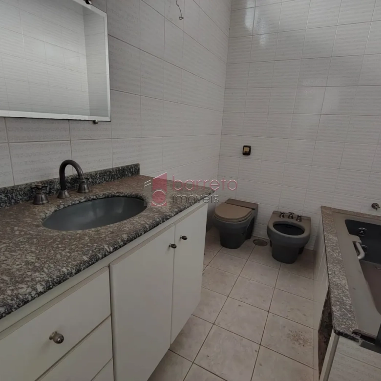 SOBRADO COM 05 DORMITÓRIOS À VENDA NO JARDIM SAMAMBAIA – JUNDIAÍ/SP