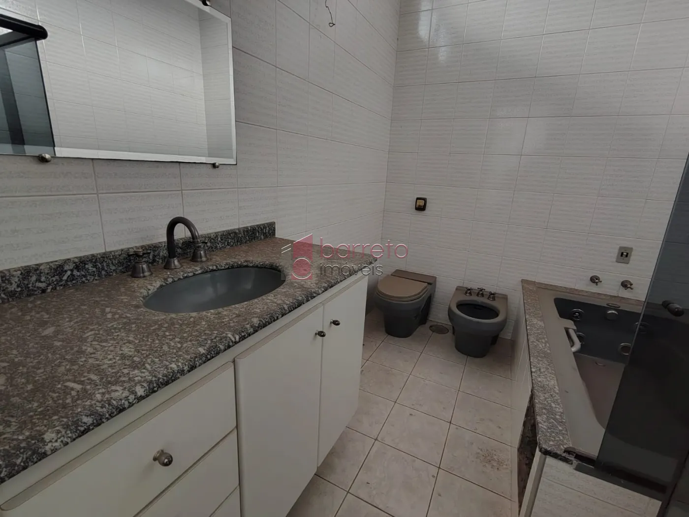 SOBRADO COM 05 DORMITÓRIOS À VENDA NO JARDIM SAMAMBAIA – JUNDIAÍ/SP