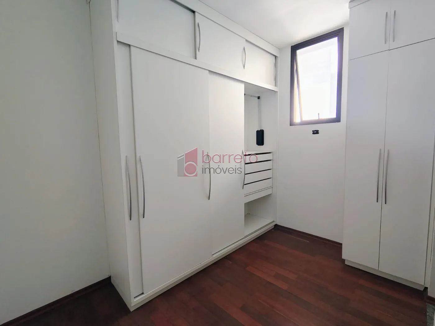 SOBRADO COM 05 DORMITÓRIOS À VENDA NO JARDIM SAMAMBAIA – JUNDIAÍ/SP