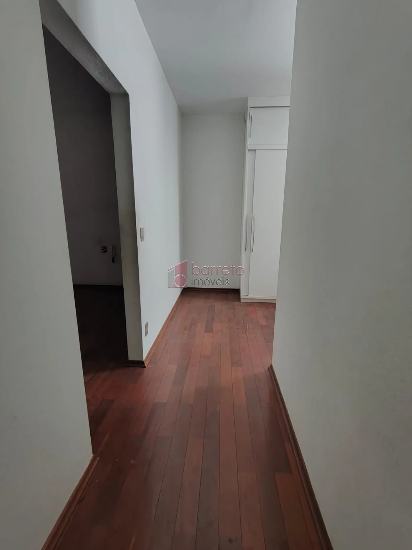 SOBRADO COM 05 DORMITÓRIOS À VENDA NO JARDIM SAMAMBAIA – JUNDIAÍ/SP