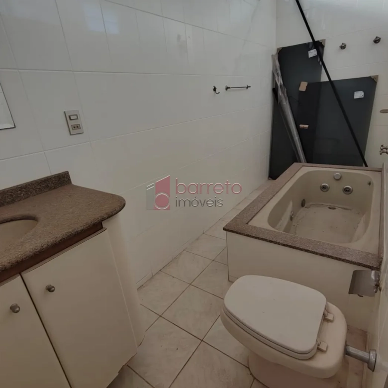 SOBRADO COM 05 DORMITÓRIOS À VENDA NO JARDIM SAMAMBAIA – JUNDIAÍ/SP