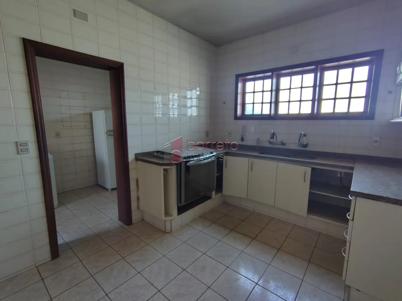 SOBRADO COM 05 DORMITÓRIOS À VENDA NO JARDIM SAMAMBAIA – JUNDIAÍ/SP