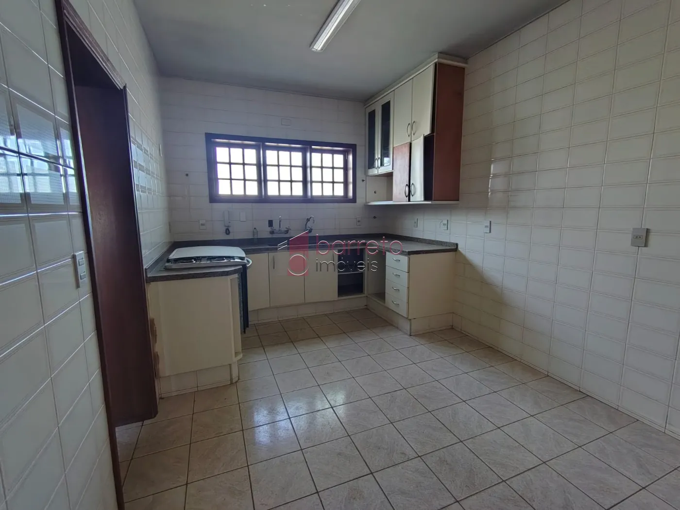 SOBRADO COM 05 DORMITÓRIOS À VENDA NO JARDIM SAMAMBAIA – JUNDIAÍ/SP