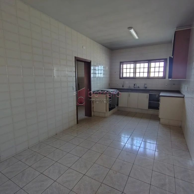 SOBRADO COM 05 DORMITÓRIOS À VENDA NO JARDIM SAMAMBAIA – JUNDIAÍ/SP