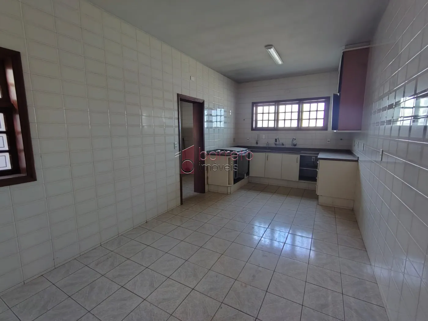SOBRADO COM 05 DORMITÓRIOS À VENDA NO JARDIM SAMAMBAIA – JUNDIAÍ/SP