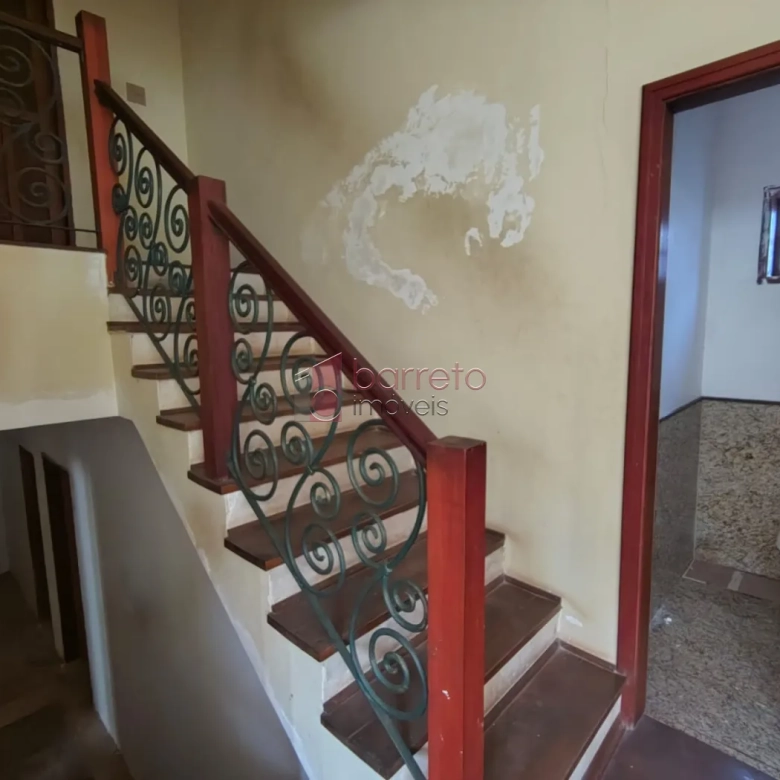 SOBRADO COM 05 DORMITÓRIOS À VENDA NO JARDIM SAMAMBAIA – JUNDIAÍ/SP