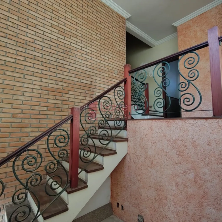 SOBRADO COM 05 DORMITÓRIOS À VENDA NO JARDIM SAMAMBAIA – JUNDIAÍ/SP
