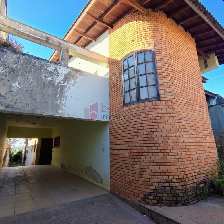 SOBRADO COM 05 DORMITÓRIOS À VENDA NO JARDIM SAMAMBAIA – JUNDIAÍ/SP