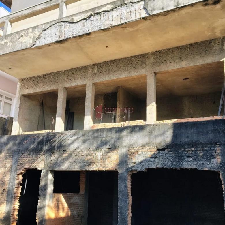 SOBRADO COM 05 DORMITÓRIOS À VENDA NO JARDIM SAMAMBAIA – JUNDIAÍ/SP