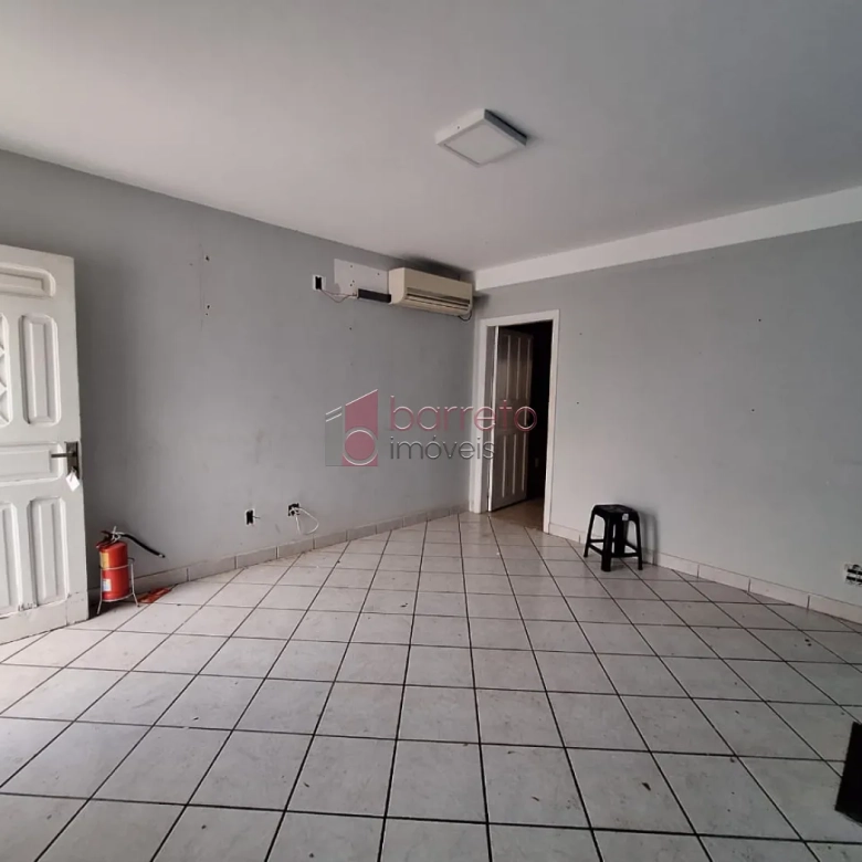 SOBRADO COMERCIAL PARA LOCAÇÃO NO BAIRRO VILA ARENS II – JUNDIAÍ/SP