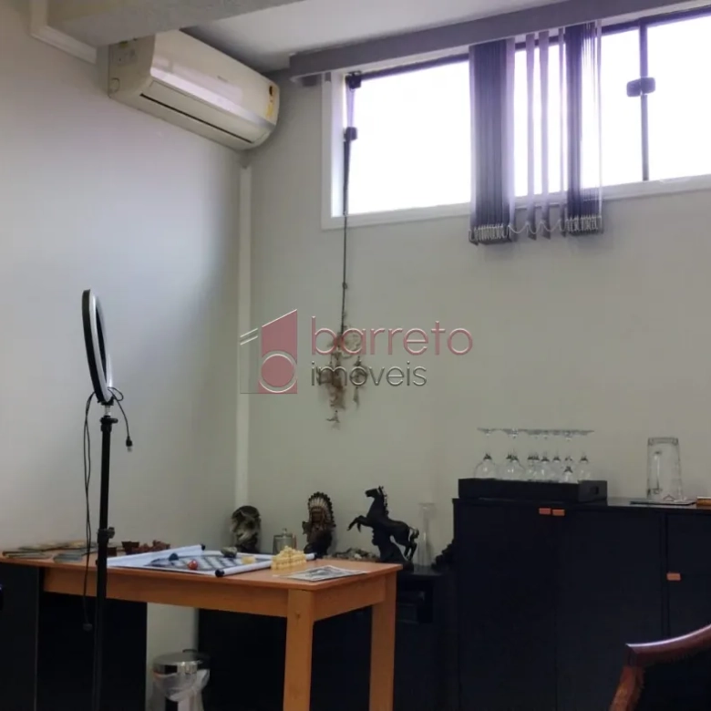 SOBRADO PARA LOCAÇÃO COMERCIAL NO VILA VIANELO – JUNDIAÍ/SP