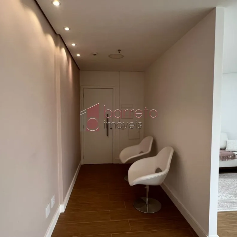 SALA COMERCIAL MOBILIADA PARA LOCAÇÃO NO CONDOMÍNIO GOLDEN OFFICE – JUNDIAÍ/SP