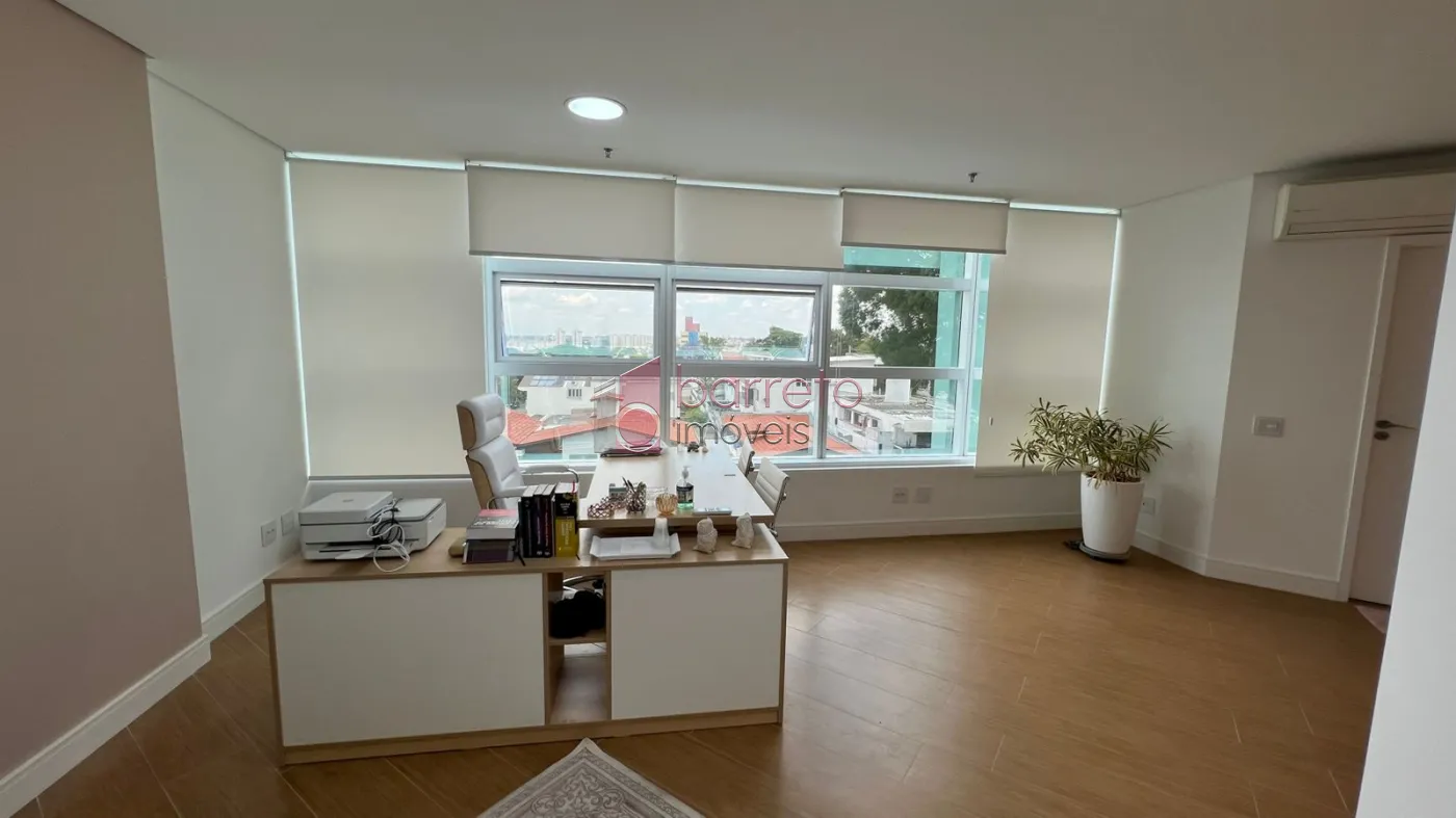 SALA COMERCIAL MOBILIADA PARA LOCAÇÃO NO CONDOMÍNIO GOLDEN OFFICE – JUNDIAÍ/SP