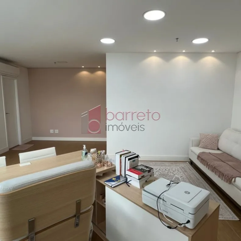SALA COMERCIAL MOBILIADA PARA LOCAÇÃO NO CONDOMÍNIO GOLDEN OFFICE – JUNDIAÍ/SP