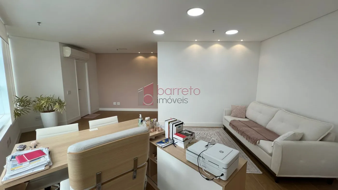 SALA COMERCIAL MOBILIADA PARA LOCAÇÃO NO CONDOMÍNIO GOLDEN OFFICE – JUNDIAÍ/SP