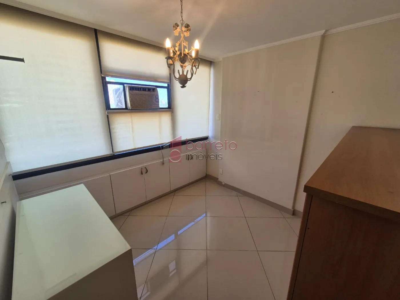 SALA COMERCIAL À VENDA NO EDIFÍCIO COMERCIAL PAINEIRAS CENTER – JUNDIAÍ/SP
