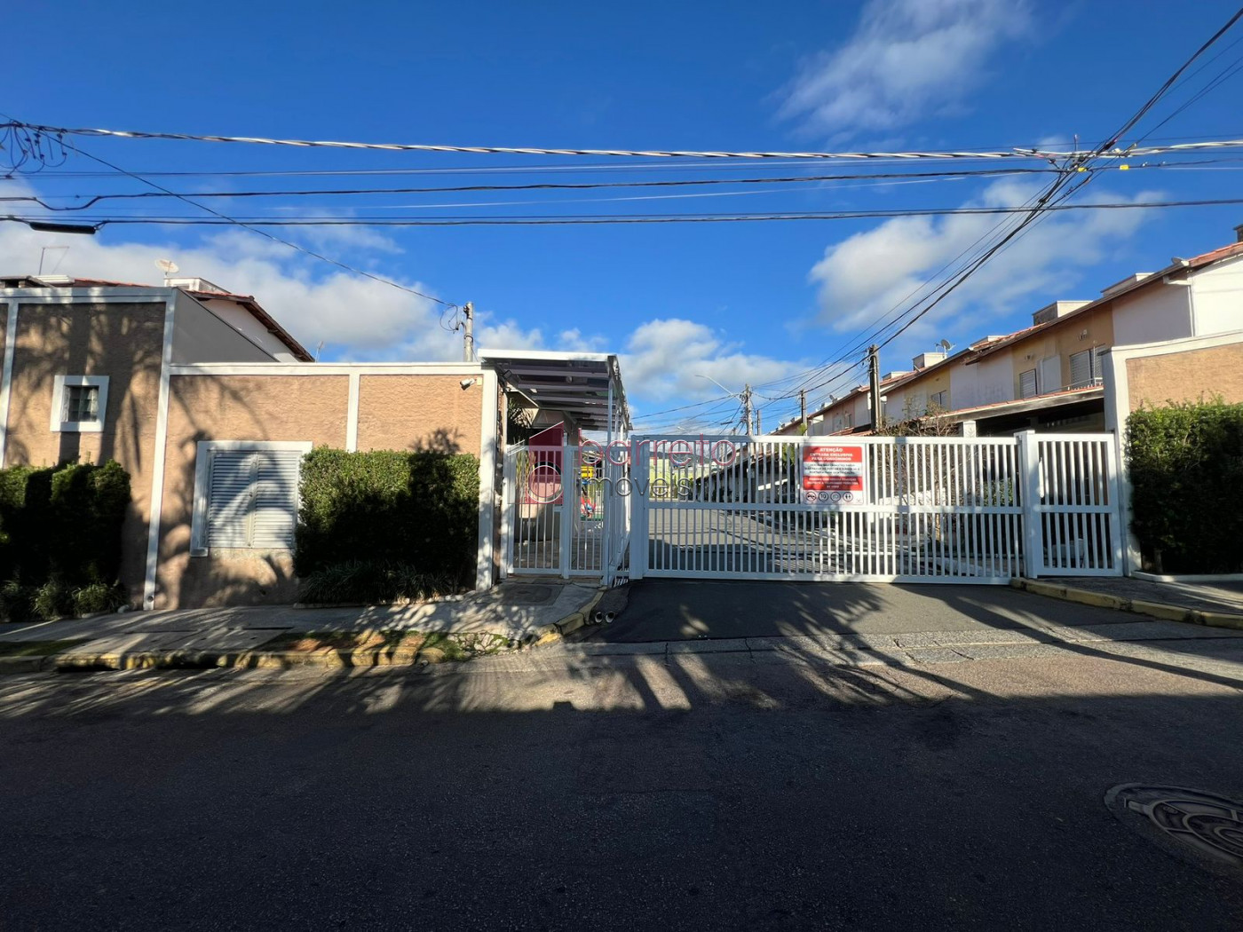 CASA À VENDA NO CONDOMÍNIO VILA RUBI EM JUNDIAÍ/SP