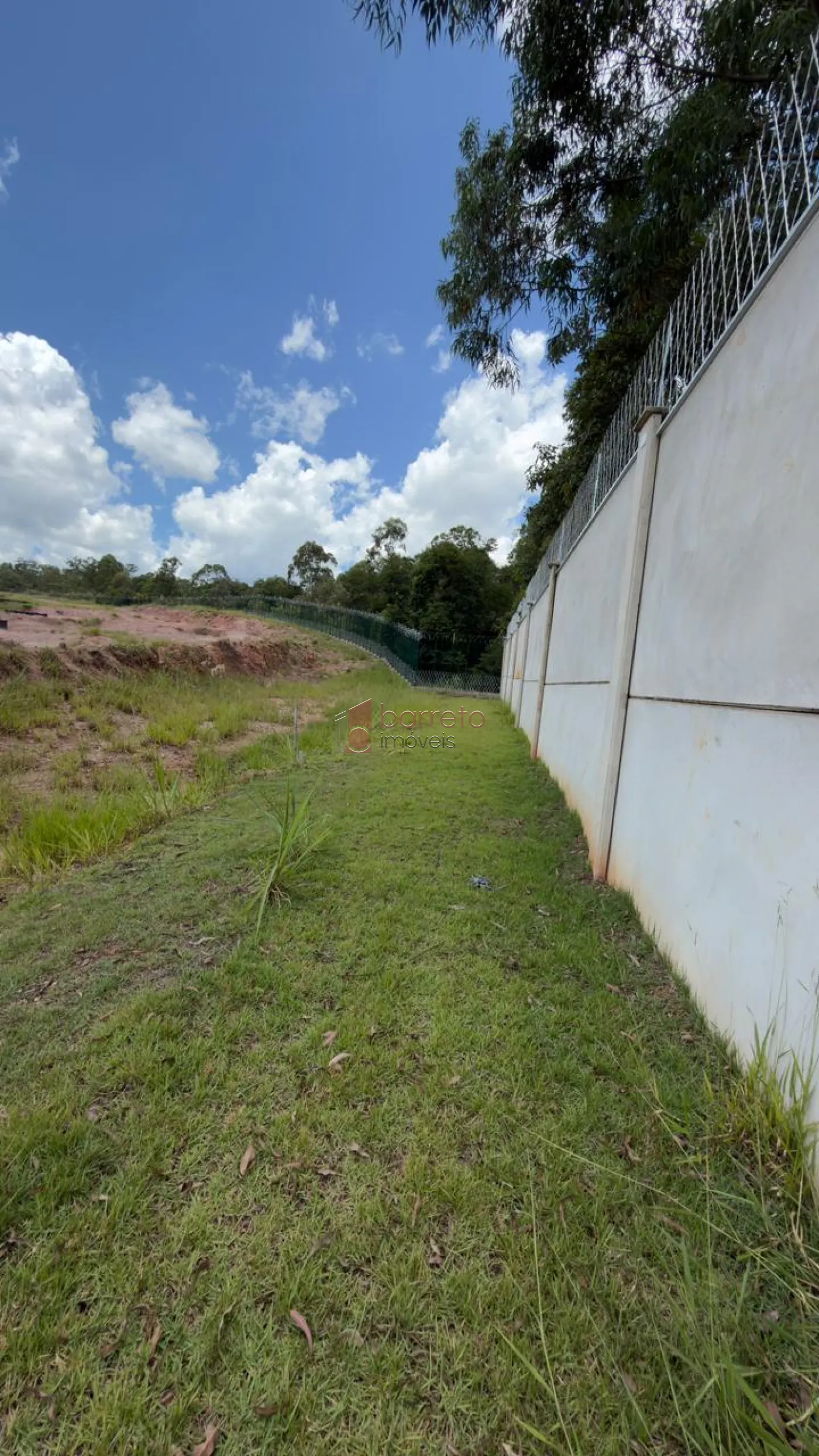 TERRENO À VENDA NO CONDOMÍNIO PORTAL DOS LAGOS EM JUNDIAÍ/SP