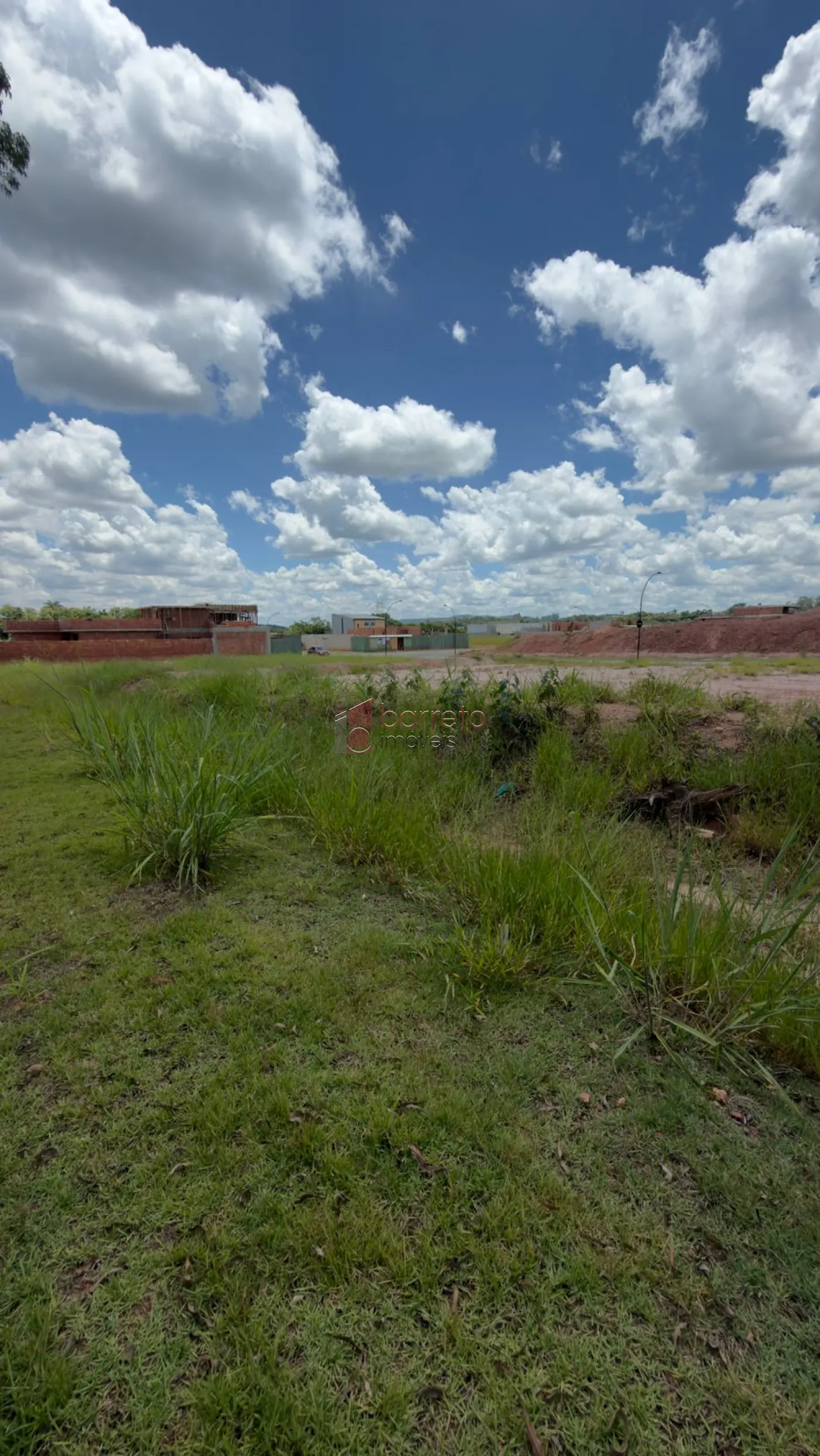 TERRENO À VENDA NO CONDOMÍNIO PORTAL DOS LAGOS EM JUNDIAÍ/SP