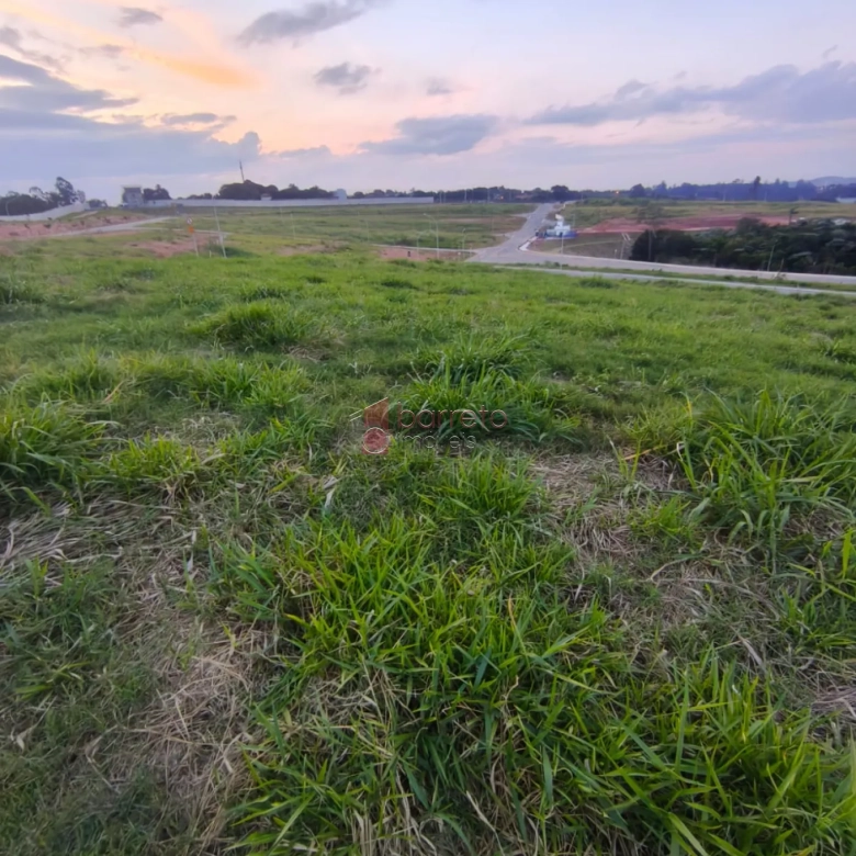 TERRENO À VENDA NO CONDOMÍNIO VILLAGGIO ENGORDADOURO EM JUNDIAÍ/SP
