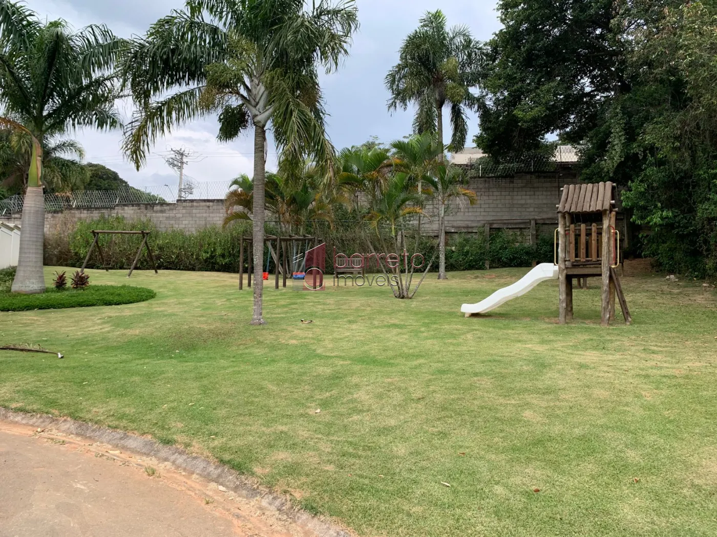 TERRENO À VENDA NO CONDOMÍNIO QUINTAS DO LAGO EM JUNDIAÍ/SP
