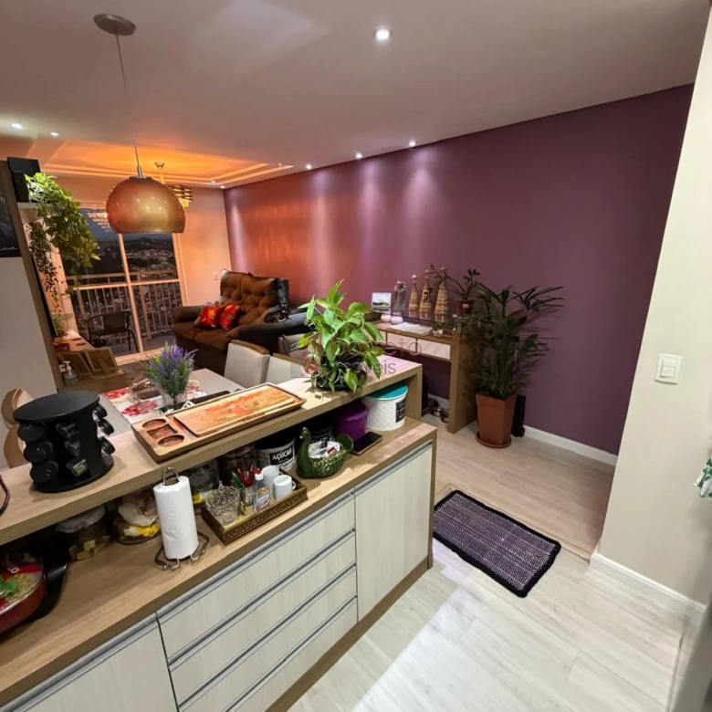 APARTAMENTO MOBILIADO À VENDA NO CONDOMÍNIO MORADA DOS PINHEIROS EM VÁRZEA PAULISTA/SP
