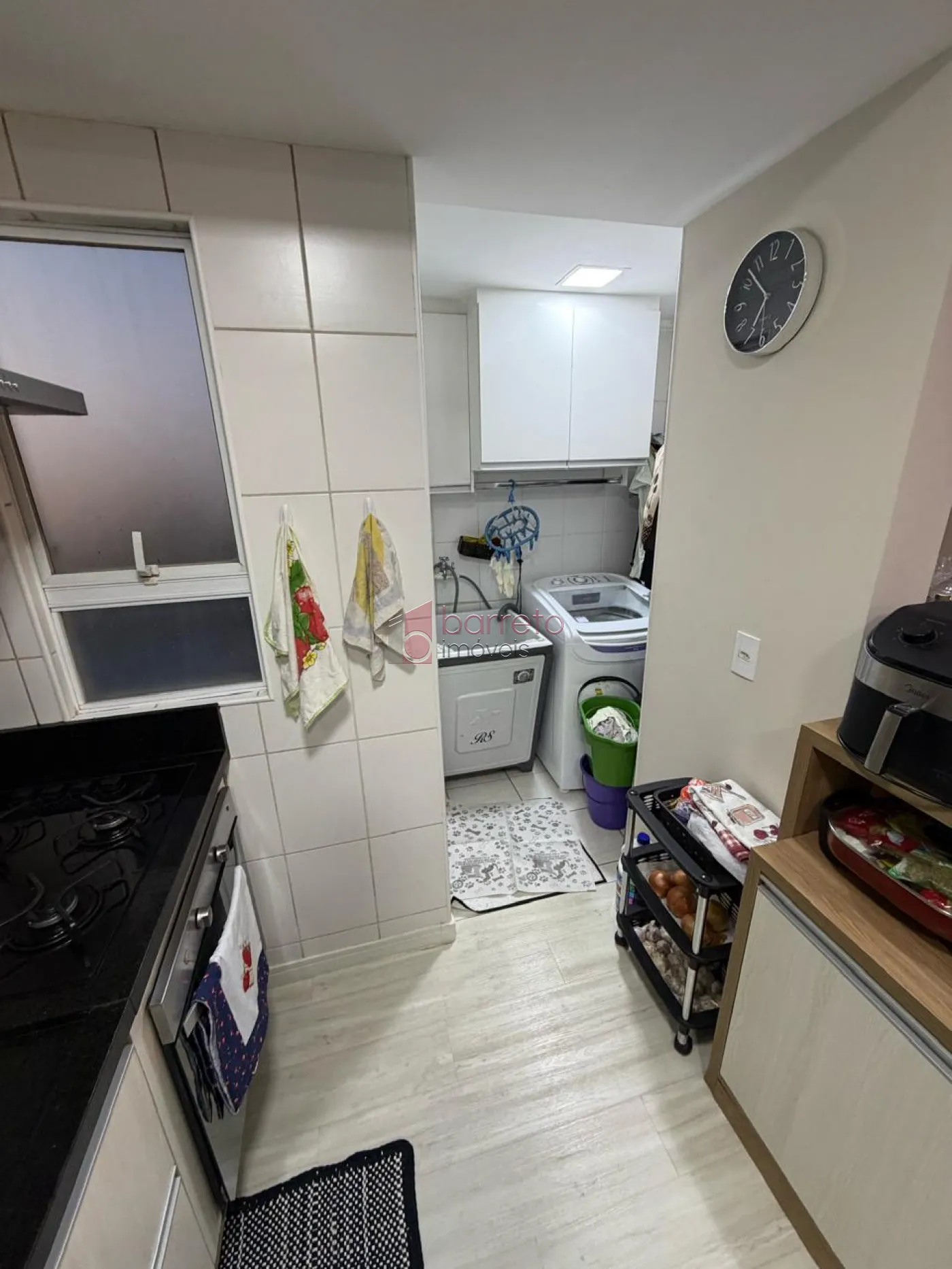 APARTAMENTO MOBILIADO À VENDA NO CONDOMÍNIO MORADA DOS PINHEIROS EM VÁRZEA PAULISTA/SP