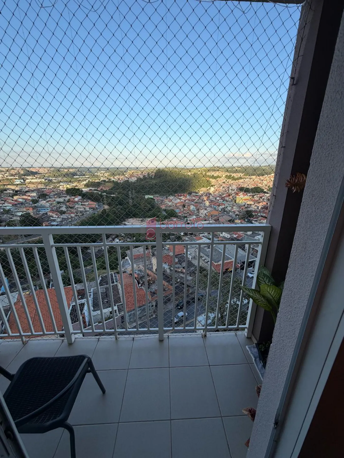 APARTAMENTO MOBILIADO À VENDA NO CONDOMÍNIO MORADA DOS PINHEIROS EM VÁRZEA PAULISTA/SP
