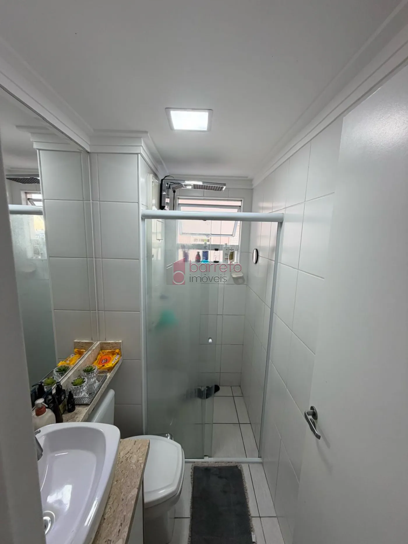 APARTAMENTO MOBILIADO À VENDA NO CONDOMÍNIO MORADA DOS PINHEIROS EM VÁRZEA PAULISTA/SP