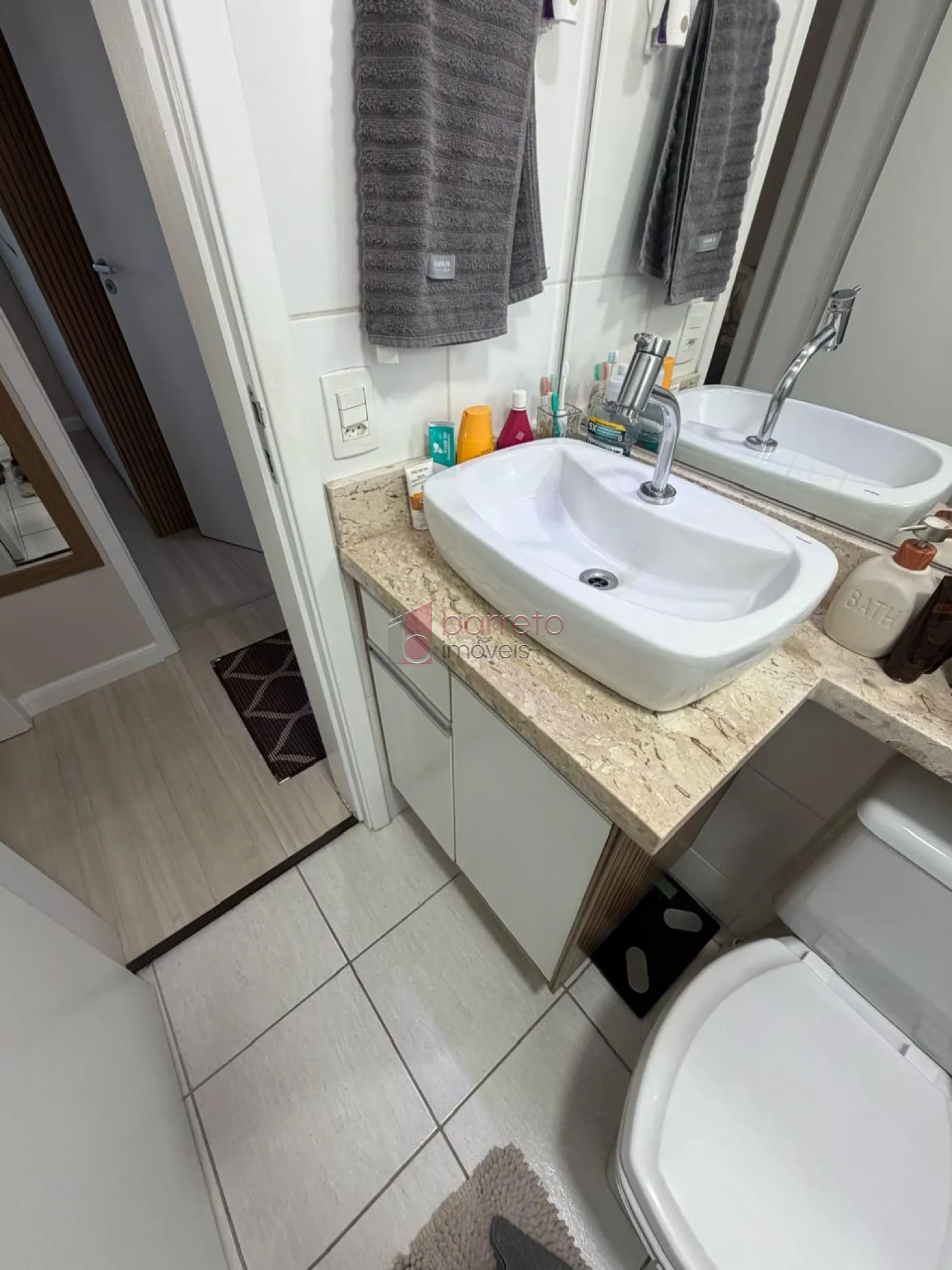 APARTAMENTO MOBILIADO À VENDA NO CONDOMÍNIO MORADA DOS PINHEIROS EM VÁRZEA PAULISTA/SP