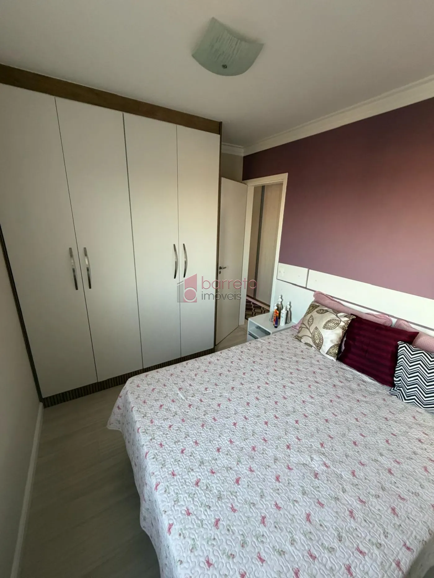 APARTAMENTO MOBILIADO À VENDA NO CONDOMÍNIO MORADA DOS PINHEIROS EM VÁRZEA PAULISTA/SP