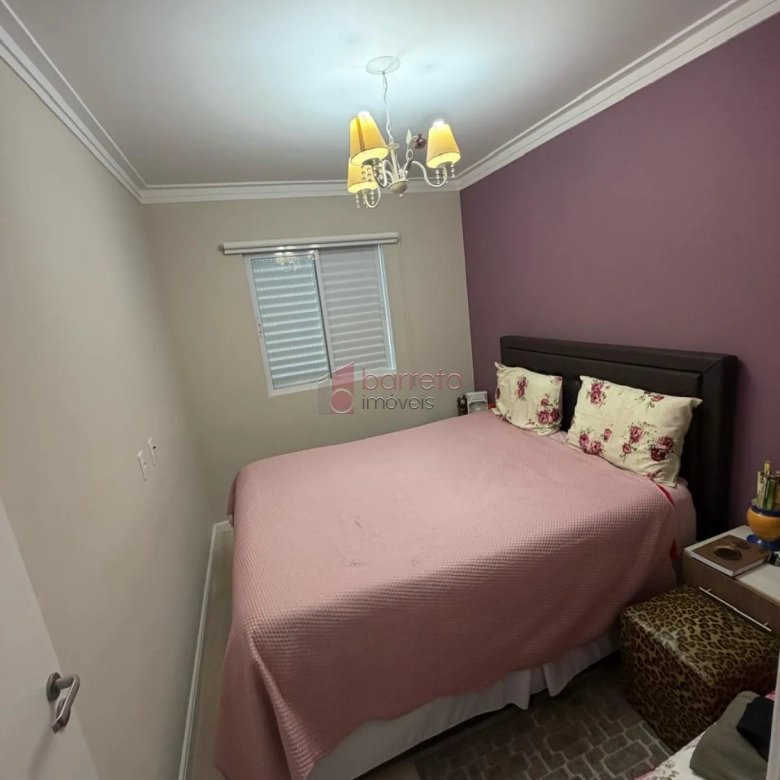 APARTAMENTO MOBILIADO À VENDA NO CONDOMÍNIO MORADA DOS PINHEIROS EM VÁRZEA PAULISTA/SP