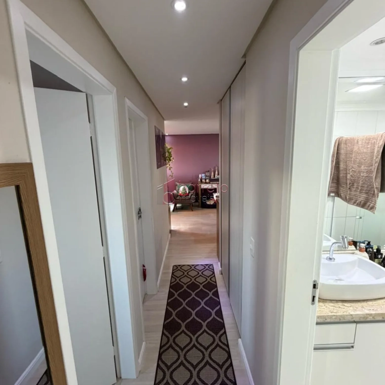 APARTAMENTO MOBILIADO À VENDA NO CONDOMÍNIO MORADA DOS PINHEIROS EM VÁRZEA PAULISTA/SP