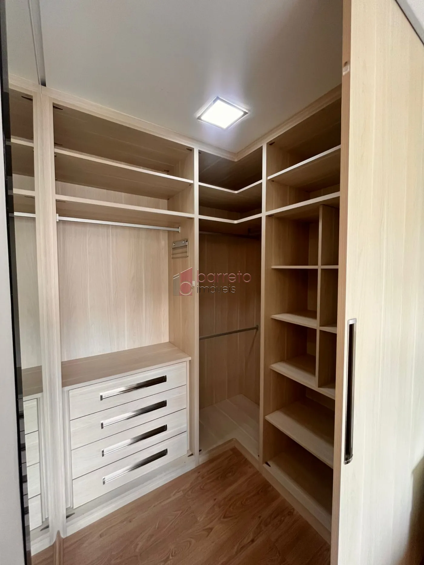 APARTAMENTO MOBILIADO À VENDA NO CONDOMÍNIO FOREST HILLS EM JUNDIAÍ/SP
