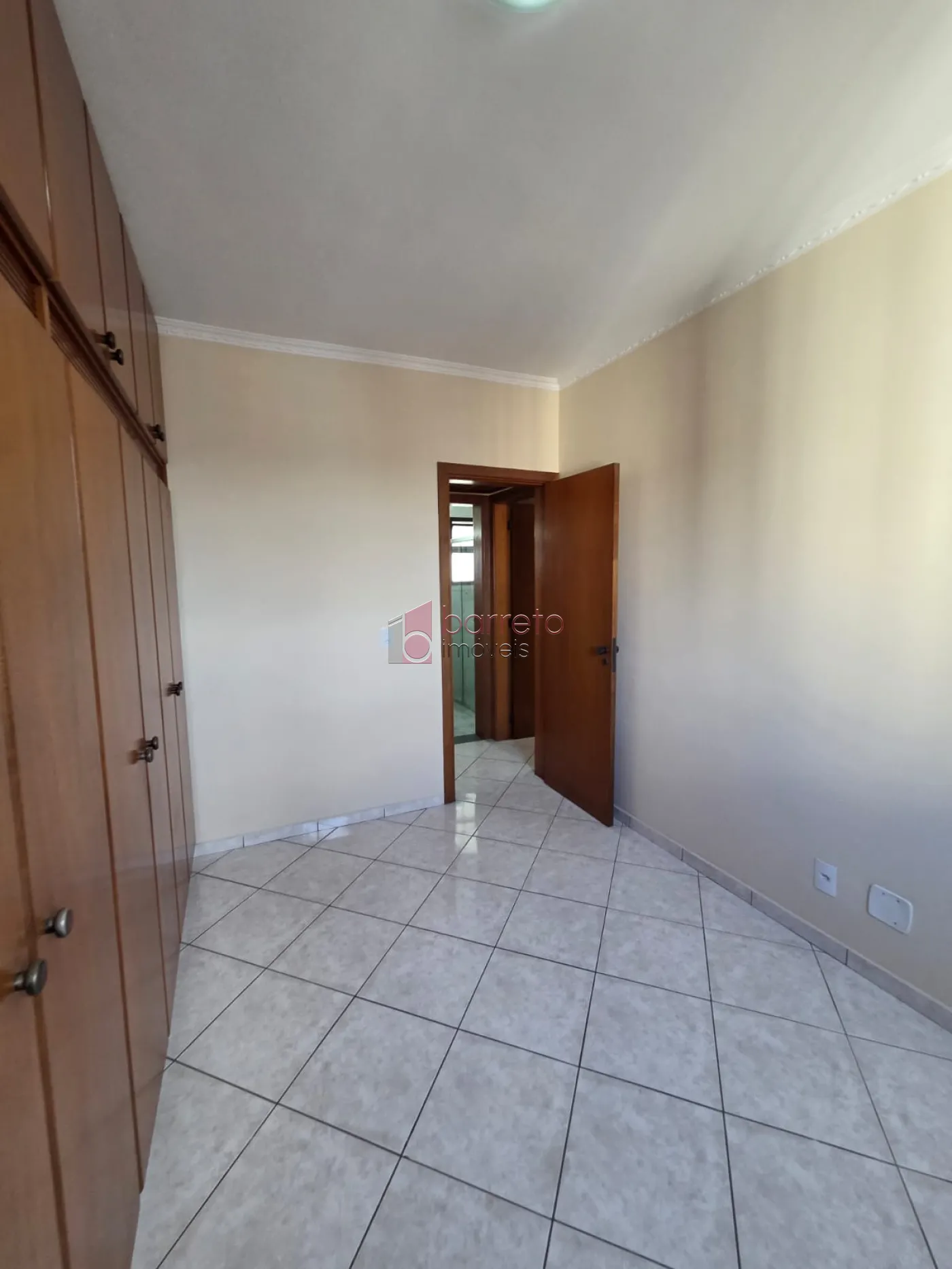 APARTAMENTO PARA LOCAÇÃO NO EDIFÍCIO ITAPUÃ NO CENTRO – JUNDIAÍ/SP