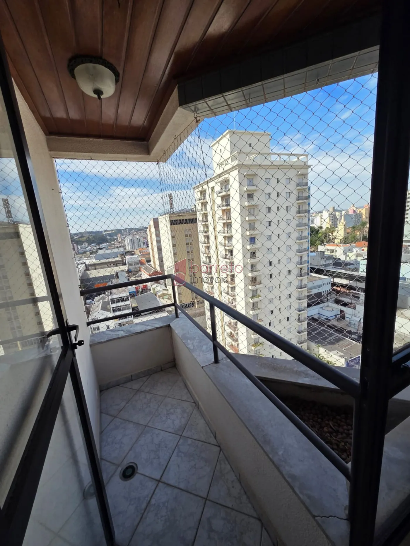APARTAMENTO PARA LOCAÇÃO NO EDIFÍCIO ITAPUÃ NO CENTRO – JUNDIAÍ/SP