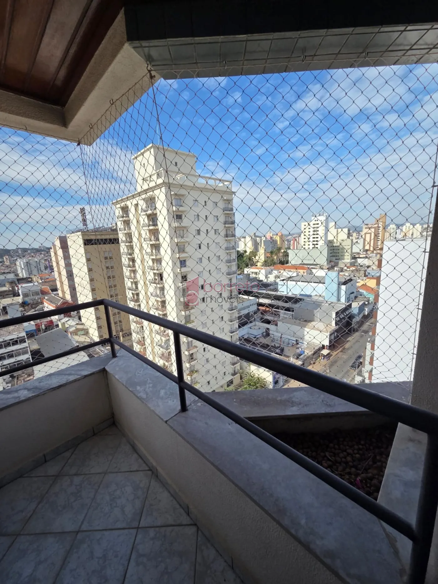 APARTAMENTO PARA LOCAÇÃO NO EDIFÍCIO ITAPUÃ NO CENTRO – JUNDIAÍ/SP