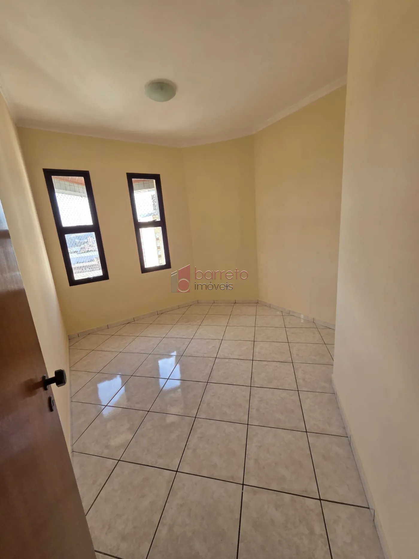 APARTAMENTO PARA LOCAÇÃO NO EDIFÍCIO ITAPUÃ NO CENTRO – JUNDIAÍ/SP